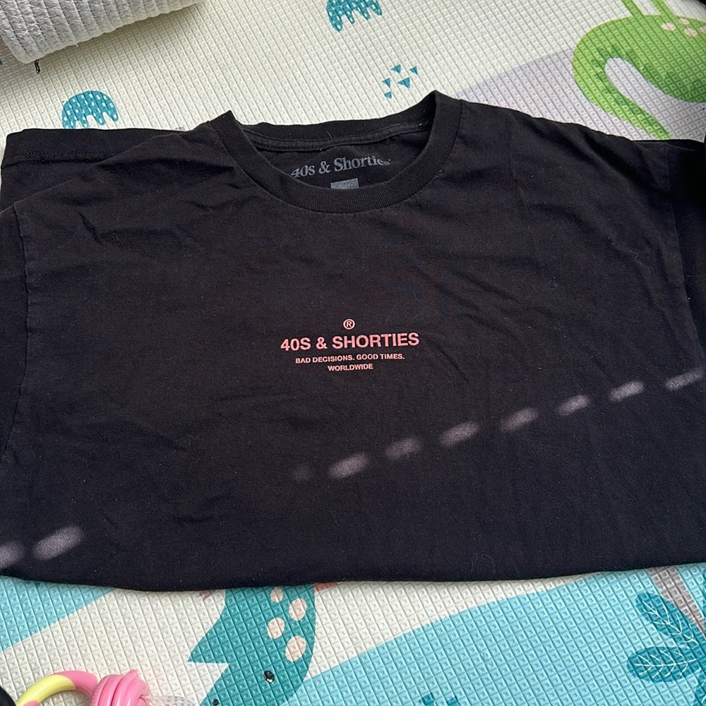 40’s & Shorties black T-shirt